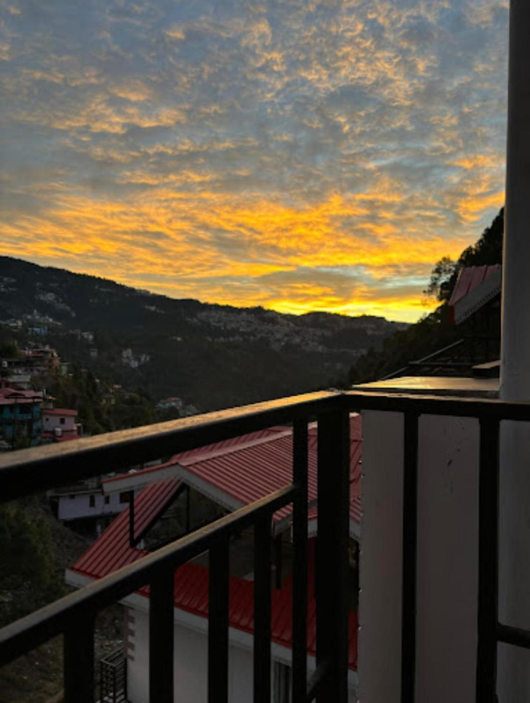 The Moonlight Stay - Shimla Eksteriør billede